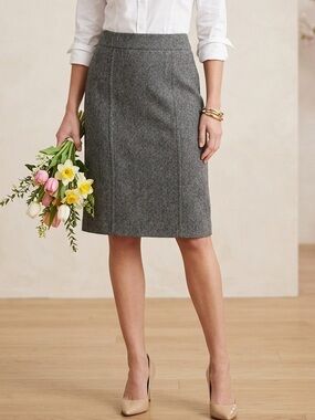 Banana Republic Gray Herringbone Wool Blend Pencil Skirt Size Medium, Classic
